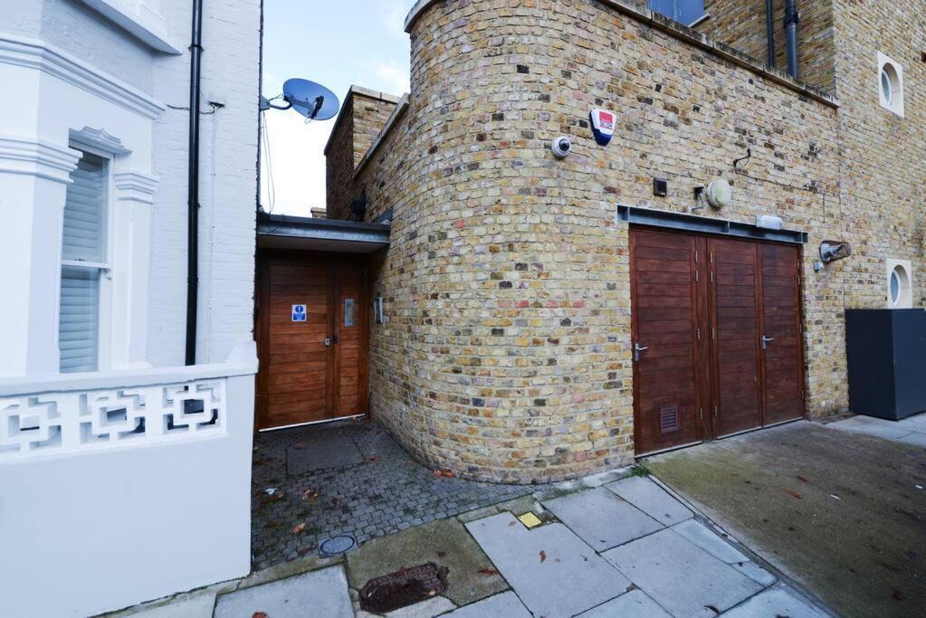 Mr2 - Charming 1 Bed Apartment, Munster Village London Kültér fotó